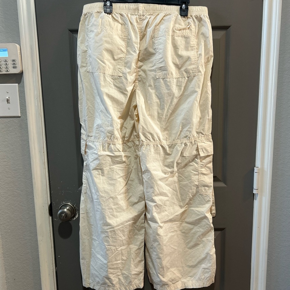 NWT Wild Fable Woman’s Light Beige Cargo Pants - Picture 3 of 4